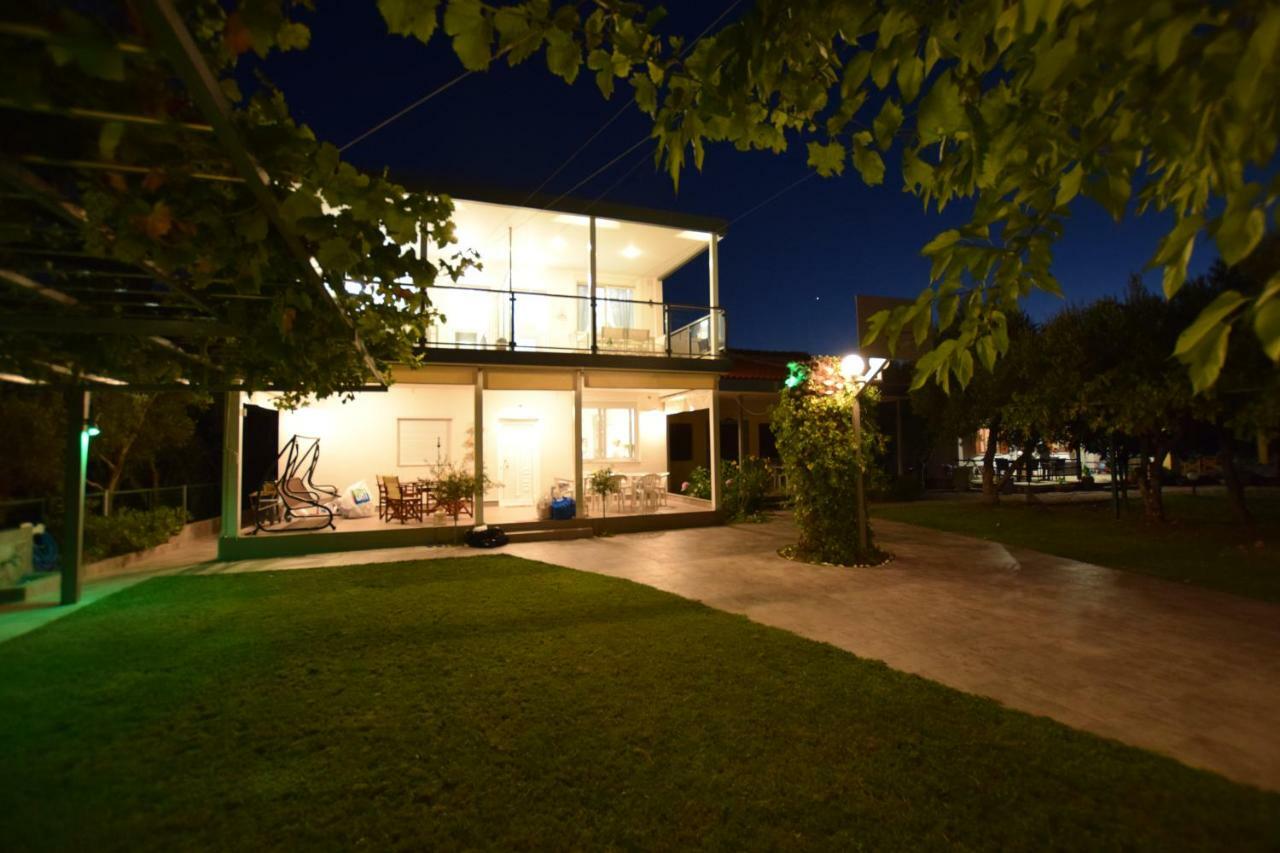 V Luxury Suites Toroni 3 Exterior photo