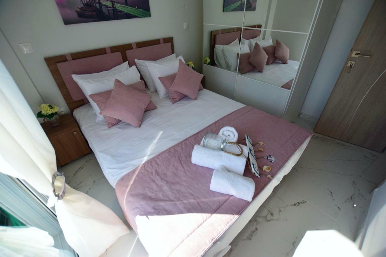 V Luxury Suites Toroni 3 Exterior photo