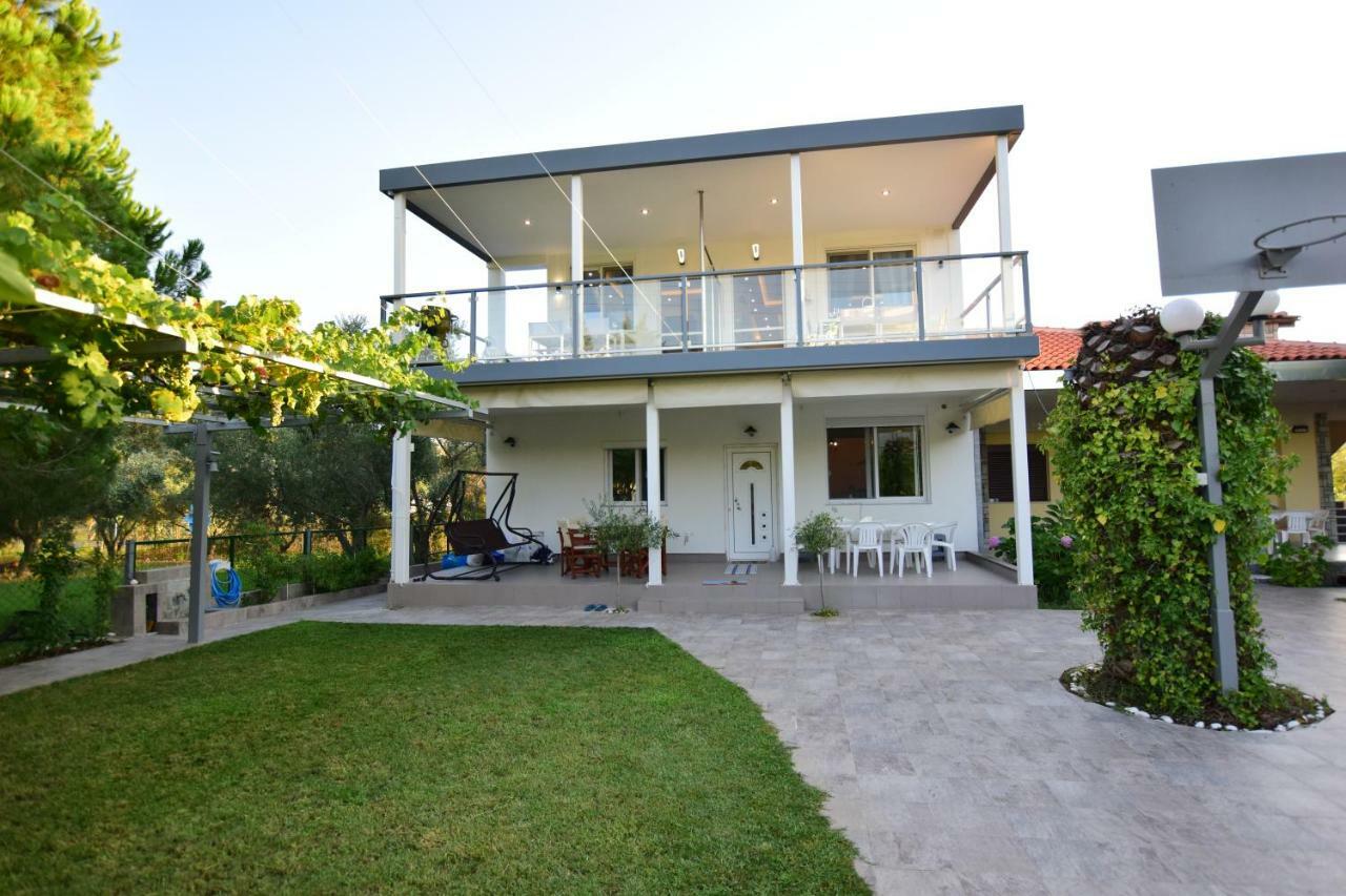 V Luxury Suites Toroni 3 Exterior photo